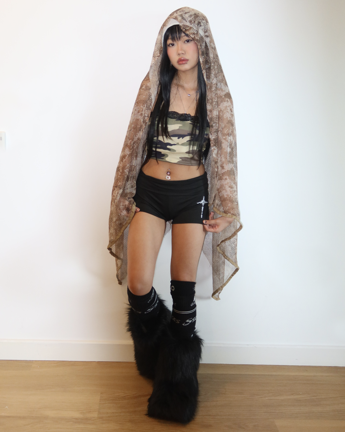 CROSS LOGO SHORTS