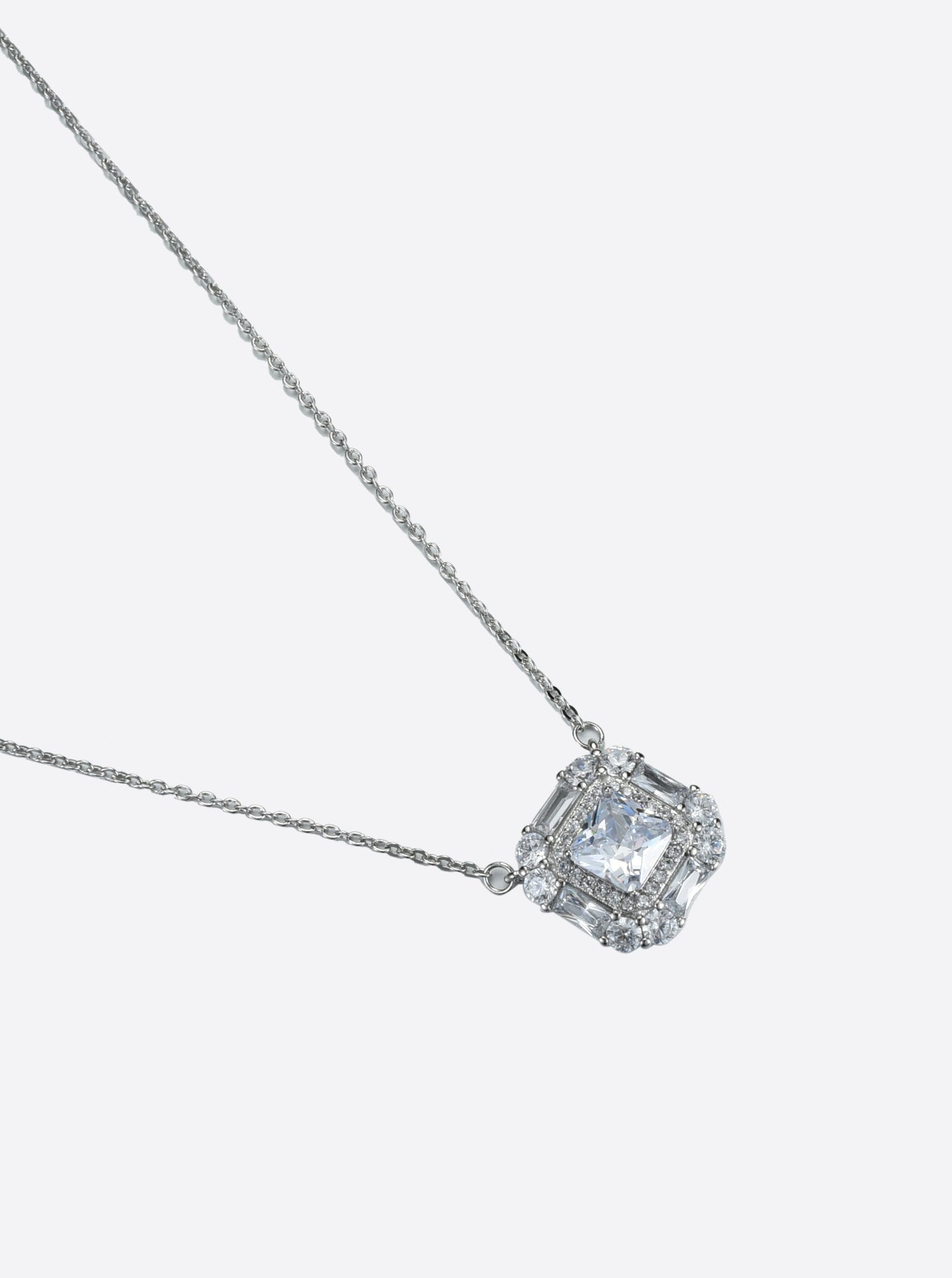 MOANA SQUARE DIAMOND NECKLACE