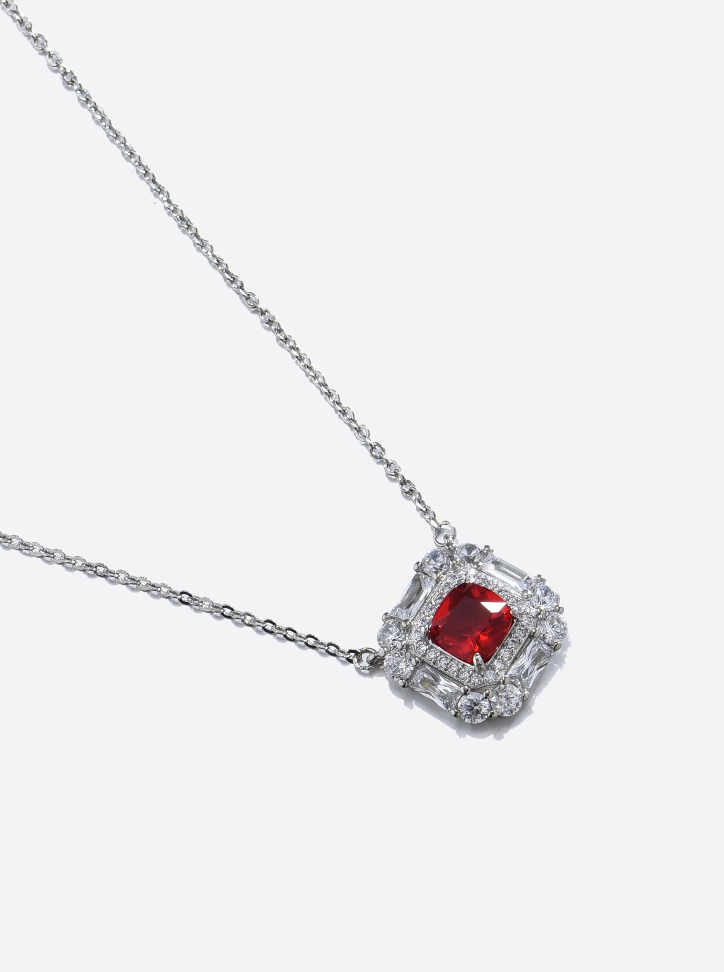 MOANA SQUARE DIAMOND NECKLACE